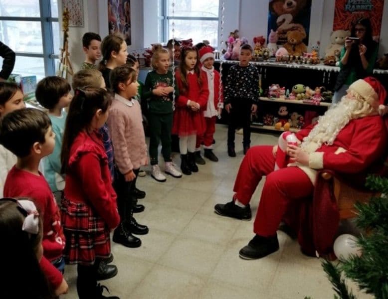 HO-HO-ura pentru un moment de neprețuit cu Moș Crăciun în noul  său atelier de la Cinema „Melodia” - FOTO