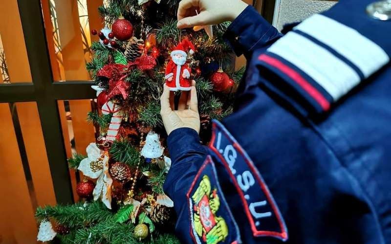Măsuri de siguranță la împodobirea bradului