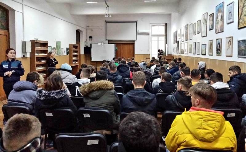 Ia ATITUDINE, spune STOP VIOLENȚEI!