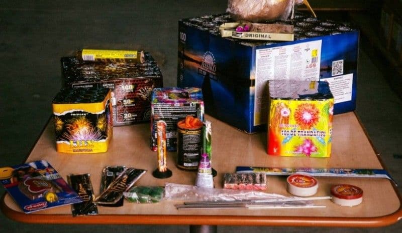 Materiale pirotehnice confiscate de polițiști 