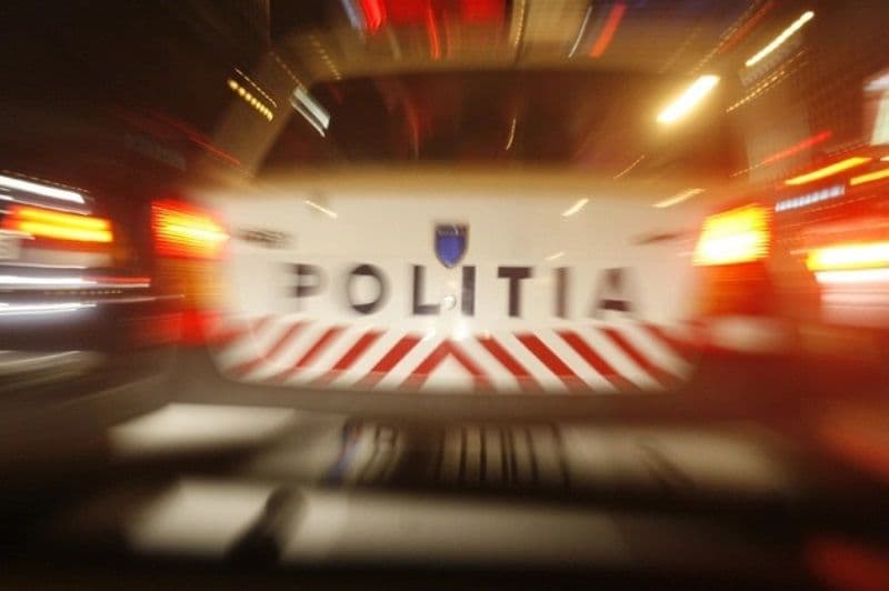 Urmărire ca în filme a polițiștilor dorohoieni finalizată cu un autoturism răsturnat