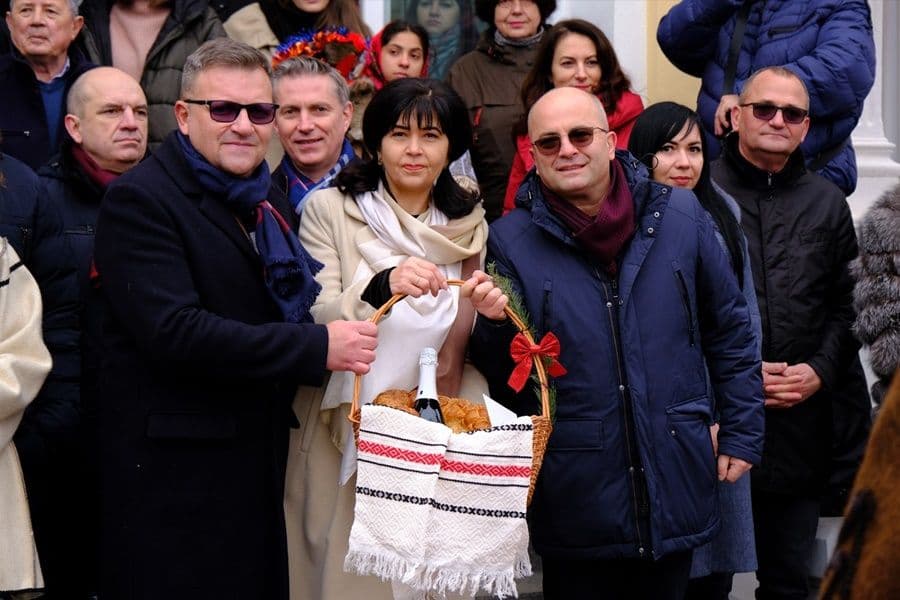 Peste 600 de colindători au adus la sediul PSD Botoșani tot sufletul satului românesc, păstrător de tradiții și de tezaure - FOTO