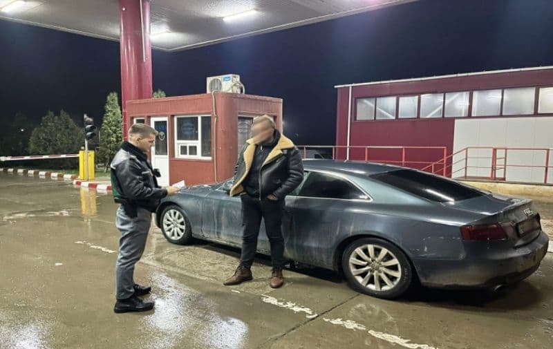 La volan fără a deţine permis de conducere