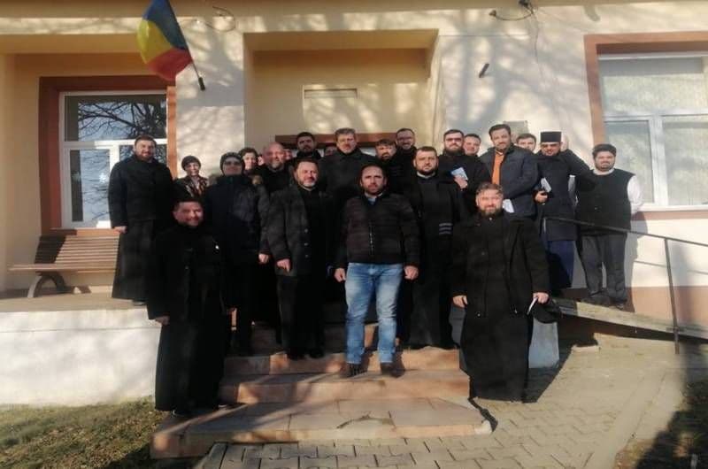 Activitate de cerc pedagogic a profesorilor de religie din zona Dorohoi - FOTO