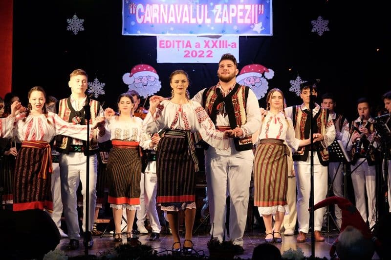 „Carnavalul Zăpezii” al Clubului Copiilor Dorohoi – ediția a XXIII-a, a doua seară - FOTO