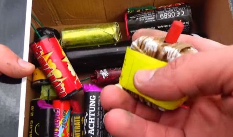 Peste 200 de articole pirotehnice confiscate de polițiștii din Dorohoi