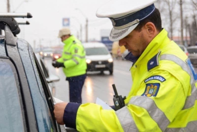 Acțiuni ale polițiștilor! Un permis de conducere și trei certificate de înmatriculare reținute la Dorohoi