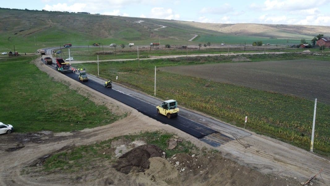 Finalizare primul strat de asfalt pe Lotul 2  (10)