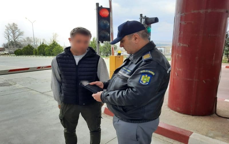 Permis de conducere fals cumpărat cu 150 de euro