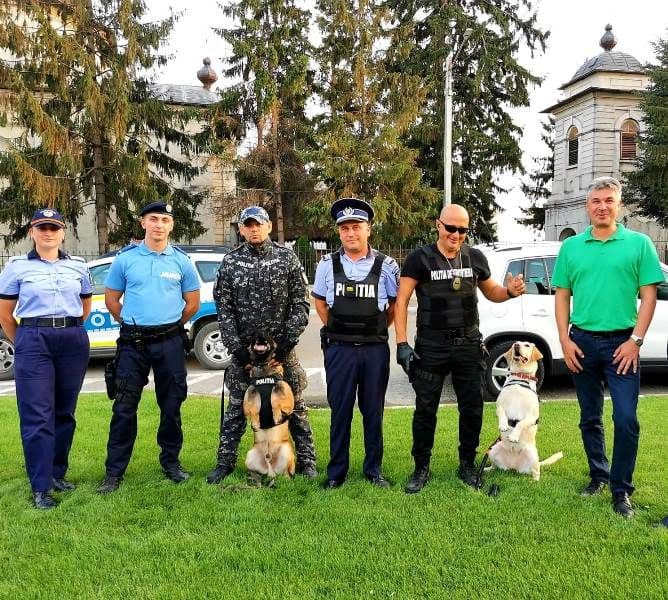 Actiune politisti_ (1)