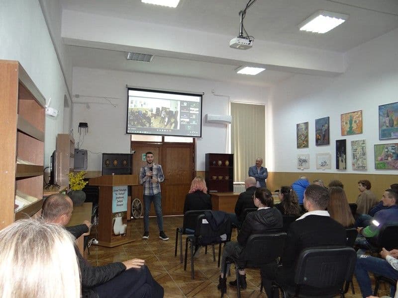 Activitate (4)
