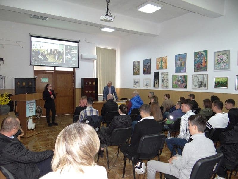 Activitate (5)