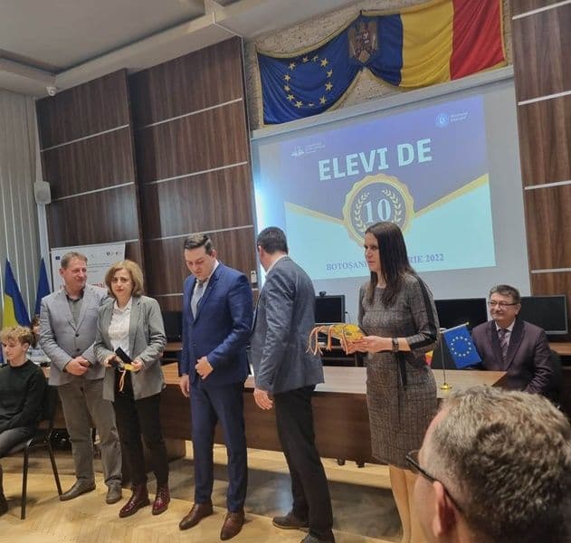 elevi de 10 05