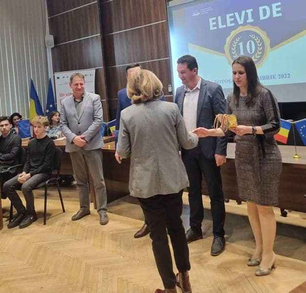 elevi de 10 15