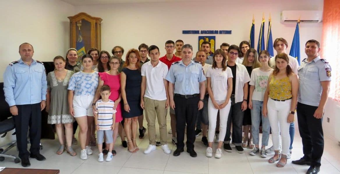 voluntari 08