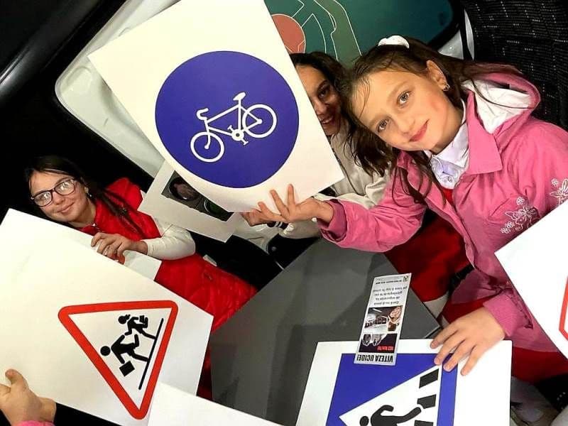 Politisti alaturi de copii_ (1)