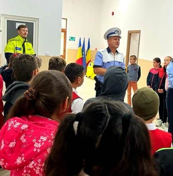 Politisti alaturi de copii_ (2)