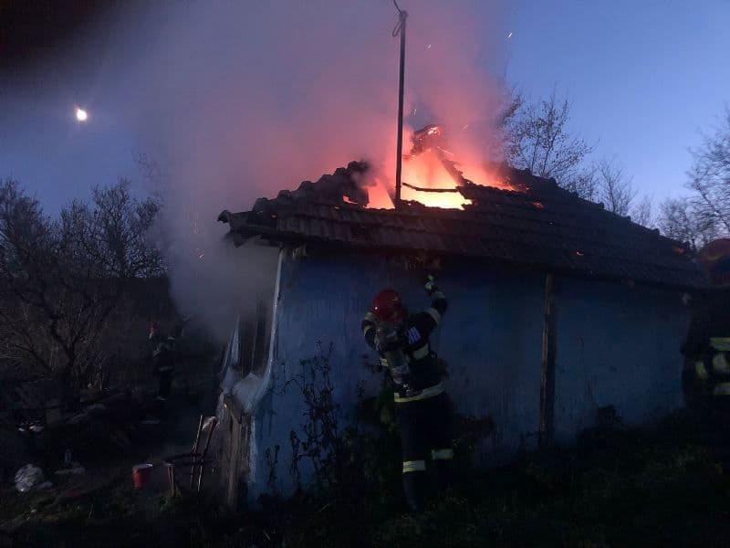 Incendiu casa Mateieni_ (1)