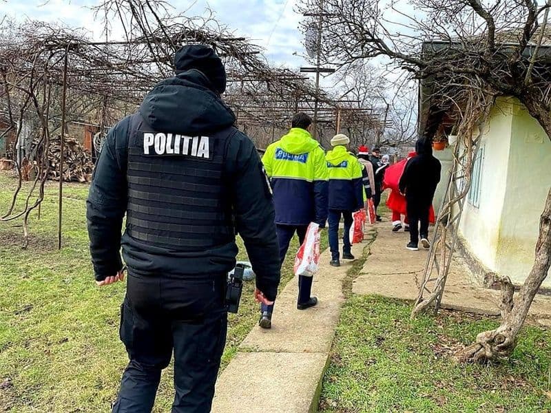 Cadouri copii politisti_01