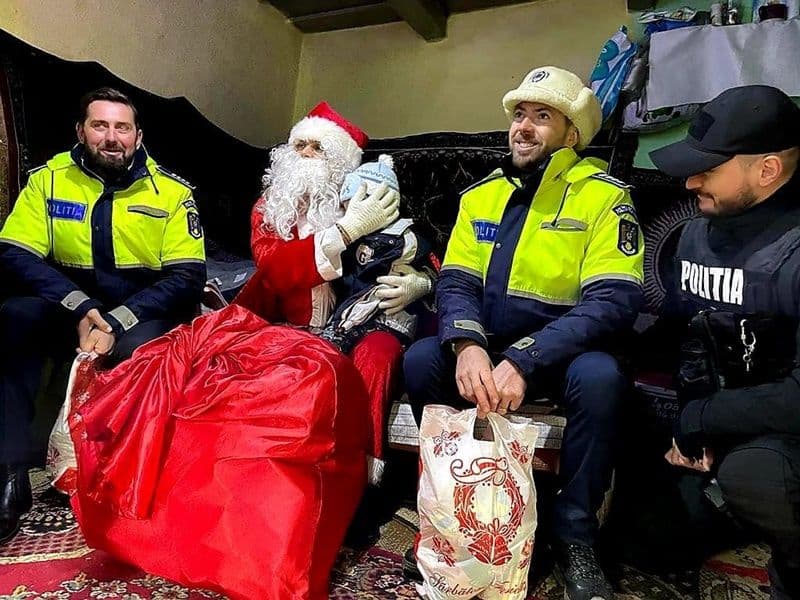 Cadouri copii politisti_06