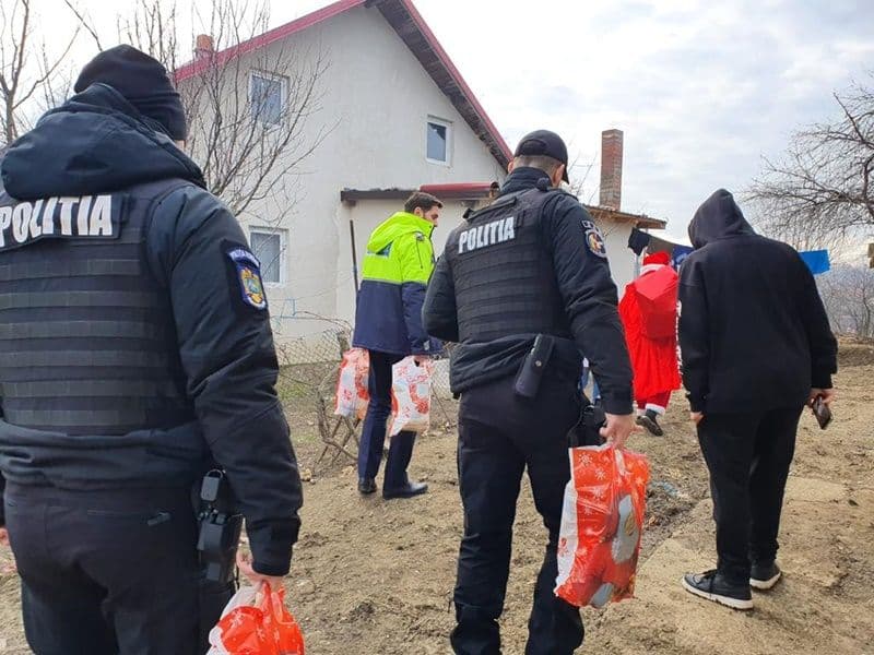 Cadouri copii politisti_11