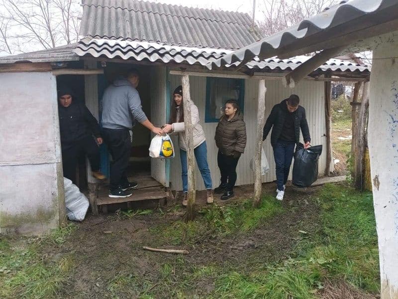 Carvana cu daruri_05
