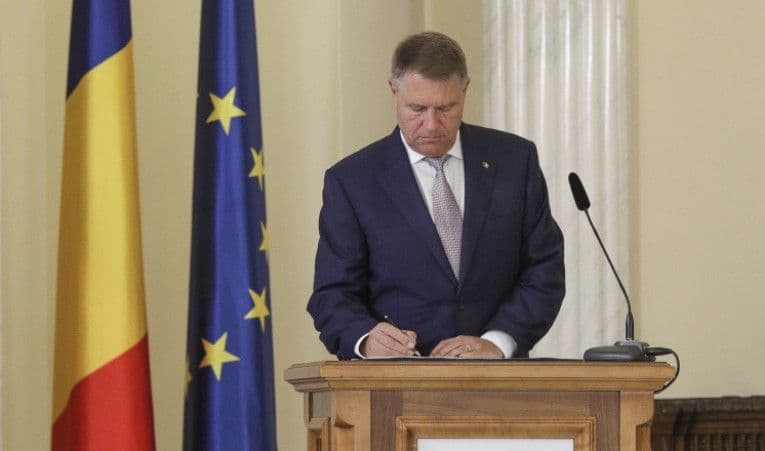 Legea pentru deschiderea curţilor şcolilor a fost promulgată de către Klaus Iohannis