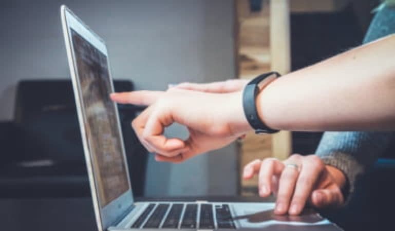 Anunțul ANAF pentru cei care utilizează calculatoare vechi. Declarațiile fiscale nu se vor mai putea depune online