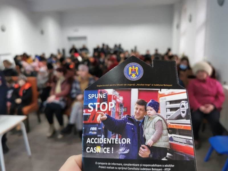 Pompierii botoșăneni au predat, la Havârna, lecția siguranței copiilor în propriul cămin - FOTO
