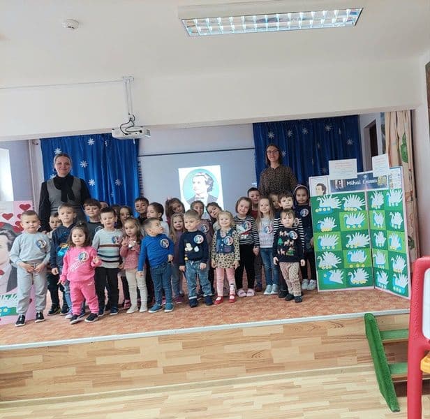 Activitate dedicată poetului Mihai Eminescu: Sunt educat, români de seamă am respectat! - FOTO