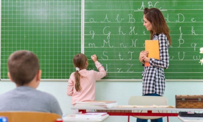 Schimbare majoră în educație. Absolvenții liceelor pedagogice nu ar mai putea să predea în școli