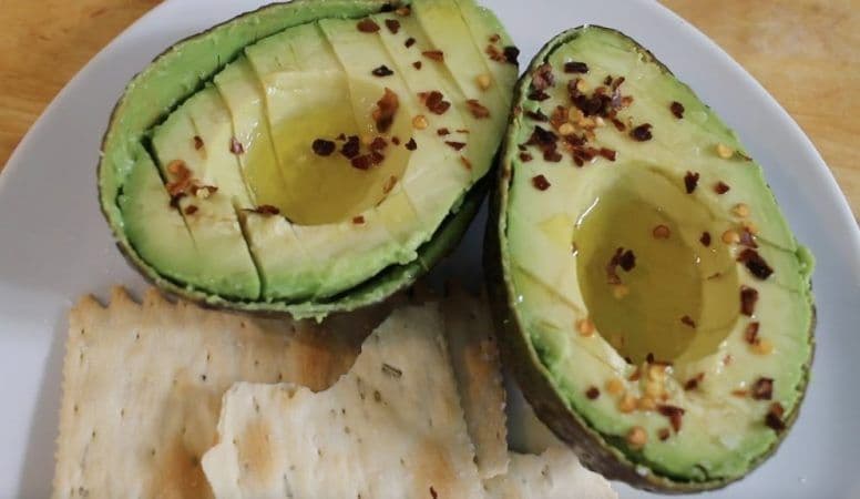 Avocado te ajută să slăbești și înlocuiește cu succes untul sau margarina
