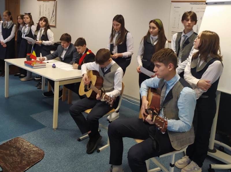 Mica Unire sărbătorită de elevii Școlii Cornerstone - FOTO