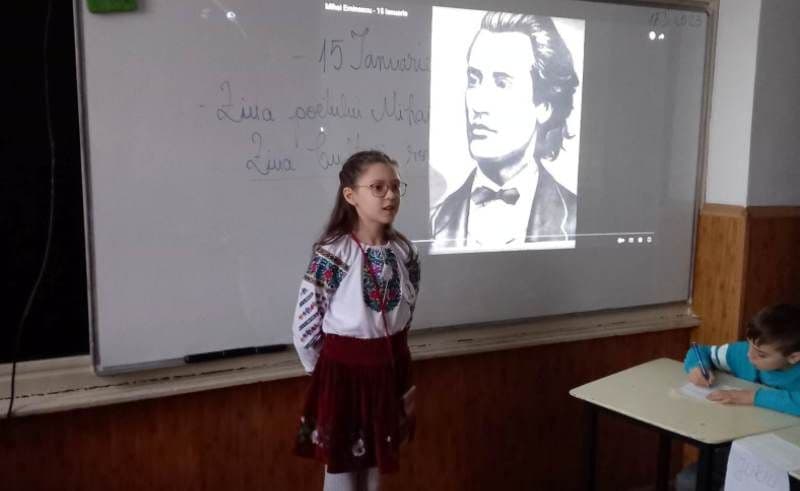 EMINESCU... viu prin glasul fiecărui elev al Școlii Gimnaziale „Dimitrie Pompeiu” Broscăuți - FOTO
