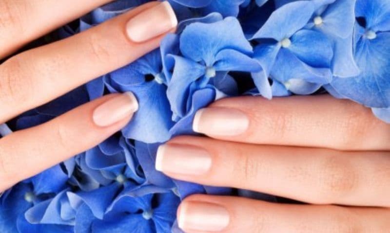 Tratamente naturiste pentru unghii îngălbenite