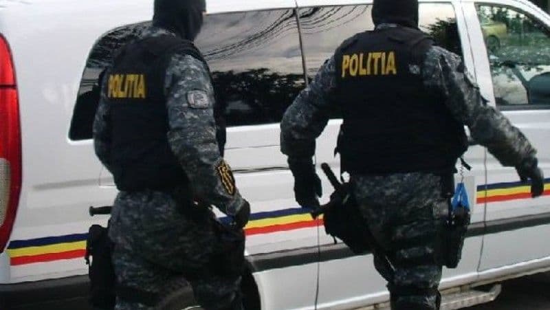 Polițiștii au percheziționat locuința unui bărbat care a furat un autoturism indisponibilizat