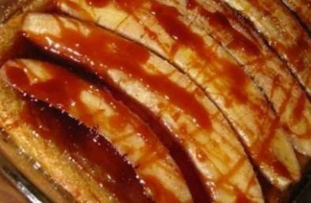 Cremă de vanilie cu ciocolată și banane caramelizate