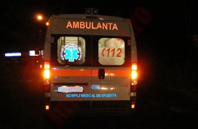 Copilul de zece ani, mușcat de câini la Botoșani, dus în stare critică la Iași