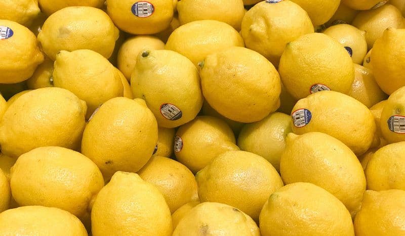 Lămâi cu pesticide, retrase de la vânzare de două mari lanțuri de magazine din România: „Solicităm clienților să nu consume acest produs”