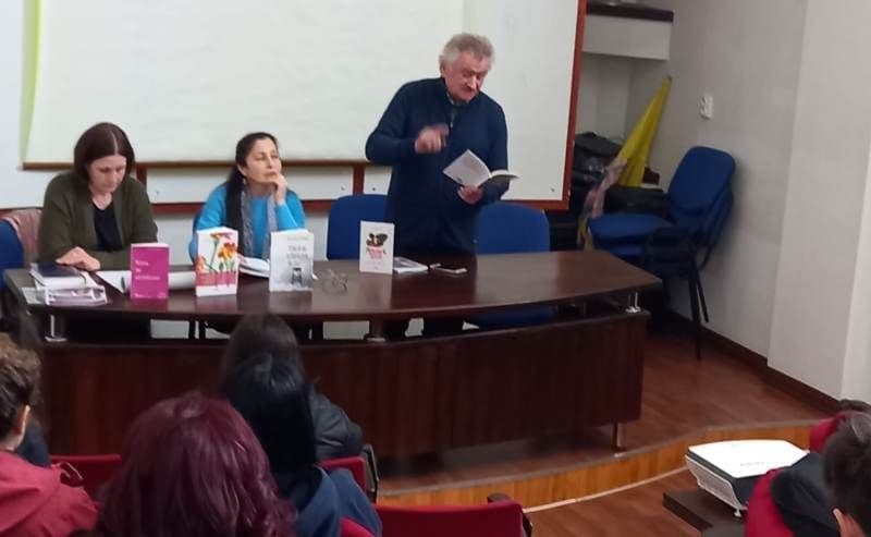 Poeți în dialog la Colegiul Național „Grigore Ghica” Dorohoi - FOTO