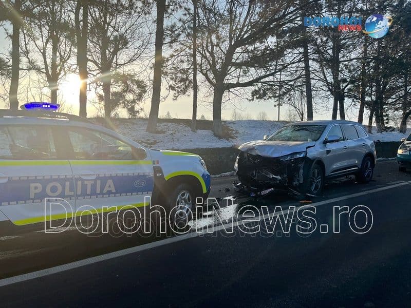 O femeie și doi copii au ajuns la spital în urma unui accident produs la intrarea în Dorohoi - FOTO