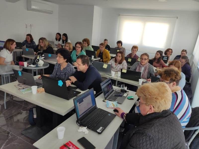 Dezvoltare profesională a cadrelor didactice de la Liceul „Regina Maria” Dorohoi prin programul european ERASMUS+ FOTO