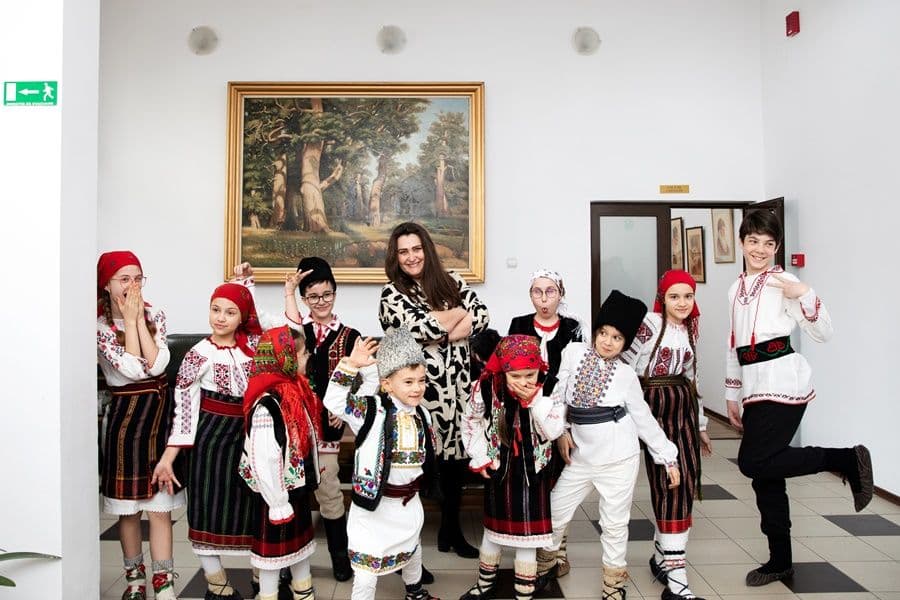 Elevi ai Școlii Populare de Arte „George Enescu”, secția Actorie-Dorohoi, premiați la Proiectul Național „CREANGĂ...LA EL ACASĂ” - FOTO