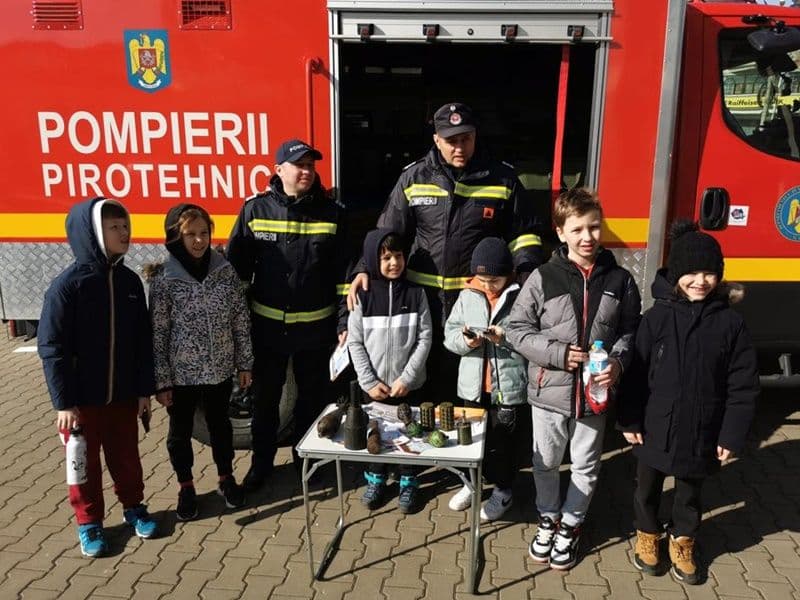 „Împreună, mai pregătiți”. Pompierii botoșăneni continuă campania de informare și educare preventivă - FOTO