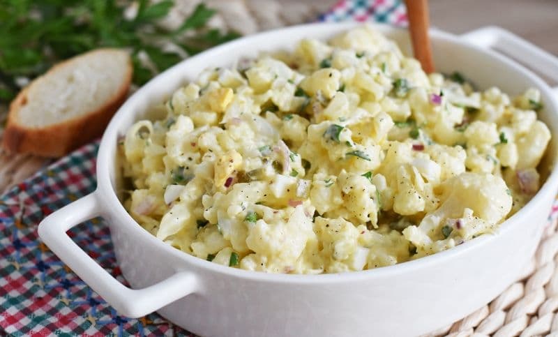 Salată de conopidă crudă cu ouă