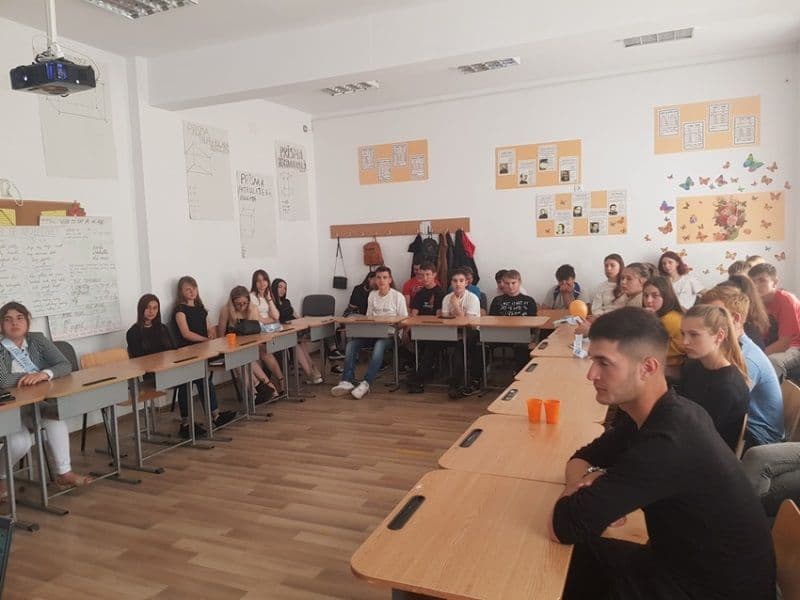 Mai mulți elevi din comuna Coțușca au învățat despre activitățile civice într-un proiect implementat de Fundația Corona și ADR Ceplenița