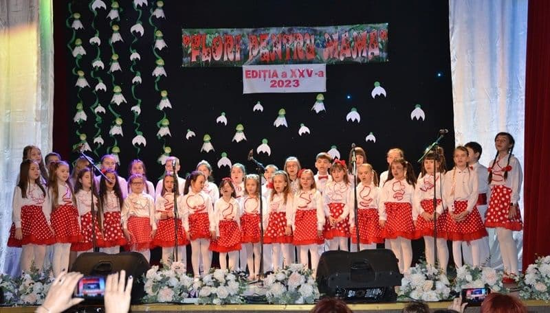 A doua seară de spectacol „Flori pentru Mama” 2023, încheiată cu succes - FOTO