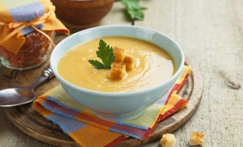 Cremă de legume cu crutoane