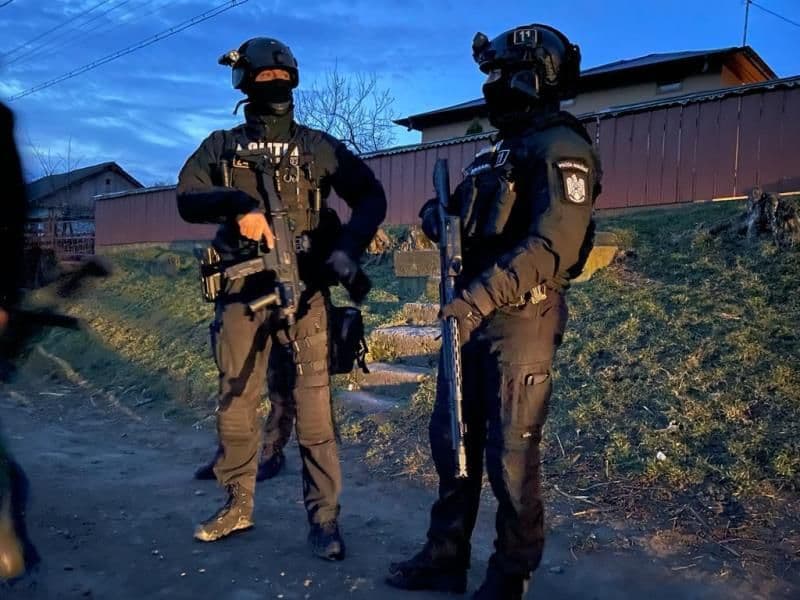 Acțiune de amploare în județul Botoșani! 25 de percheziții efectuate de polițiști în Săveni, Ungureni și Drăgușeni - FOTO