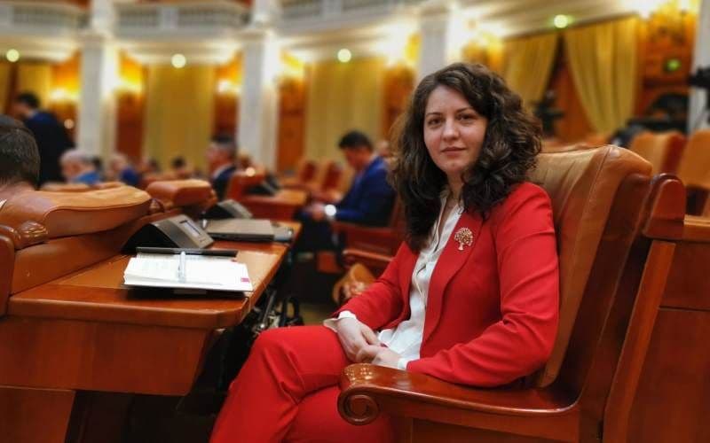 Alexandra Huțu: „Se semnează contractele celor 24 de proiecte de creștere a eficienței energetice din județul Botoșani aprobate la finalul anului trec